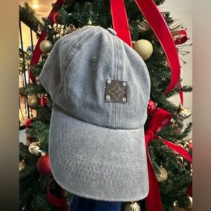 Louis Vuitton Patch Light Gray Baseball Cap #1